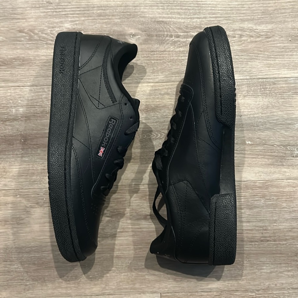 Men’s black reebok sneakers